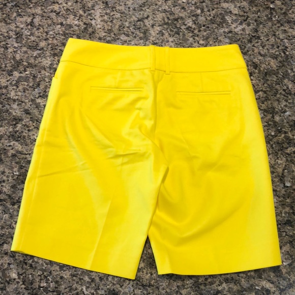 Outback Red Women’s Bermuda Shorts Yellow Size 2 - Picture 4 of 4